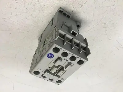 USED ALLEN BRADLEY 700-CF310 SER A