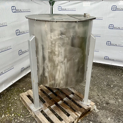 700L S/S Enclosed Mix Tank