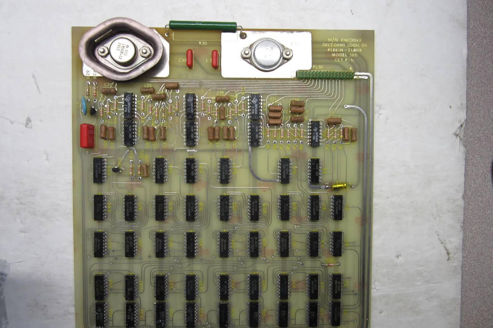 USED PERKIN ELMER 5101-3301 MODEL 580 LOGIC BOARD