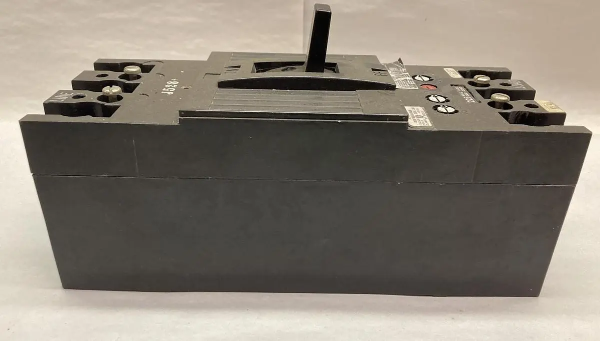 Used GE E11592-R Circuit Breakers | Surplus Asset Holdings #1188977