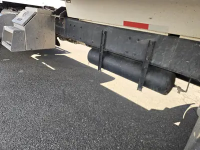USED 2023 PETERBILT 567