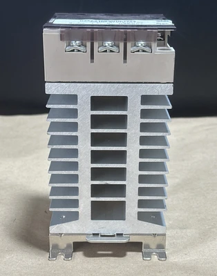 NEW Omron G3PE-215B-3N