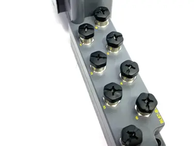 USED TURCK I/O BASE MODULE M8 X 8 4-PIN CONNECTION 6827384