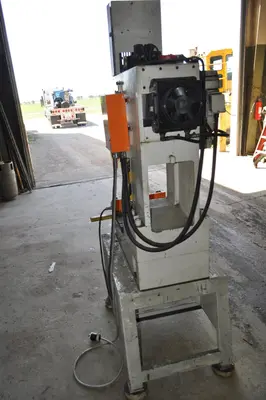 10 TON HYDRAULIC C FRAME PRESS