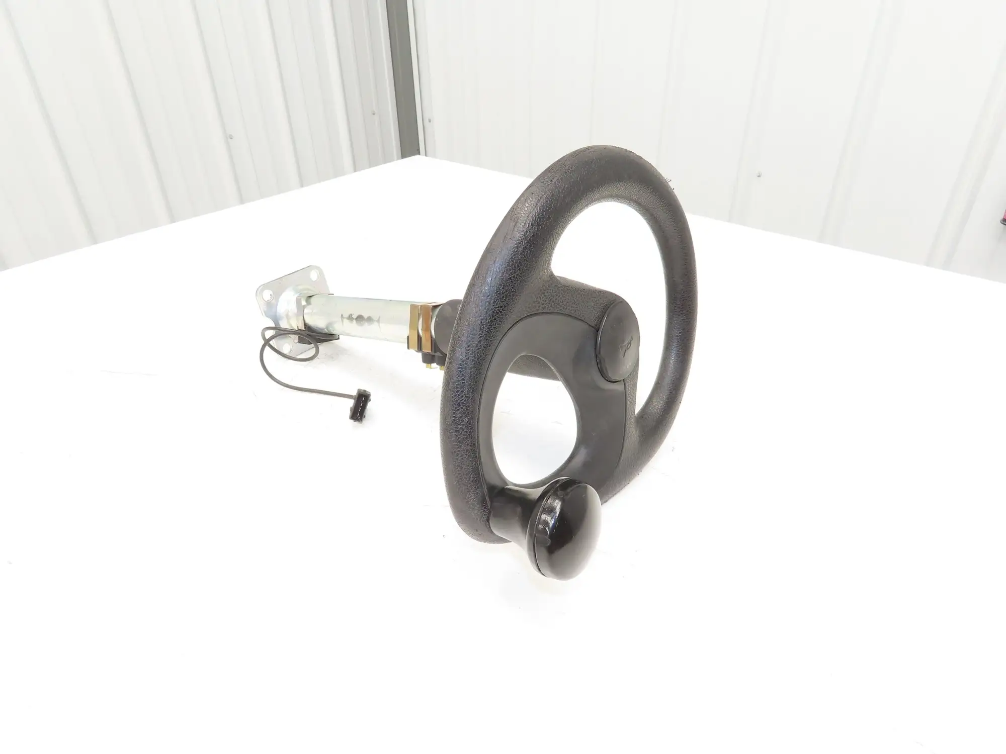 Linde Forklift  Steering Wheel & Column W/Horn Removed From E20C