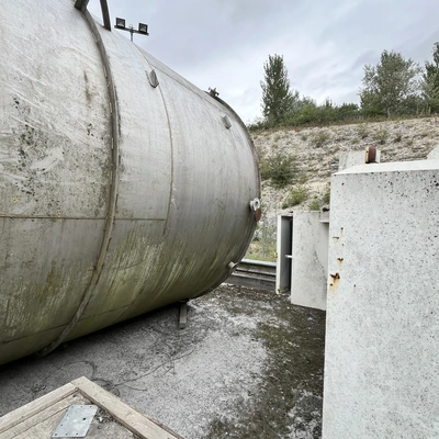 80,000 L S/S Vertical Enclosed Storage Tanks