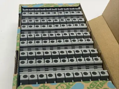 Typ UK 10 N,3005073 | Phoenix Contact Typ UK 10 N Feed Through Terminal Block 3005073 PKG OF 50 - New Other