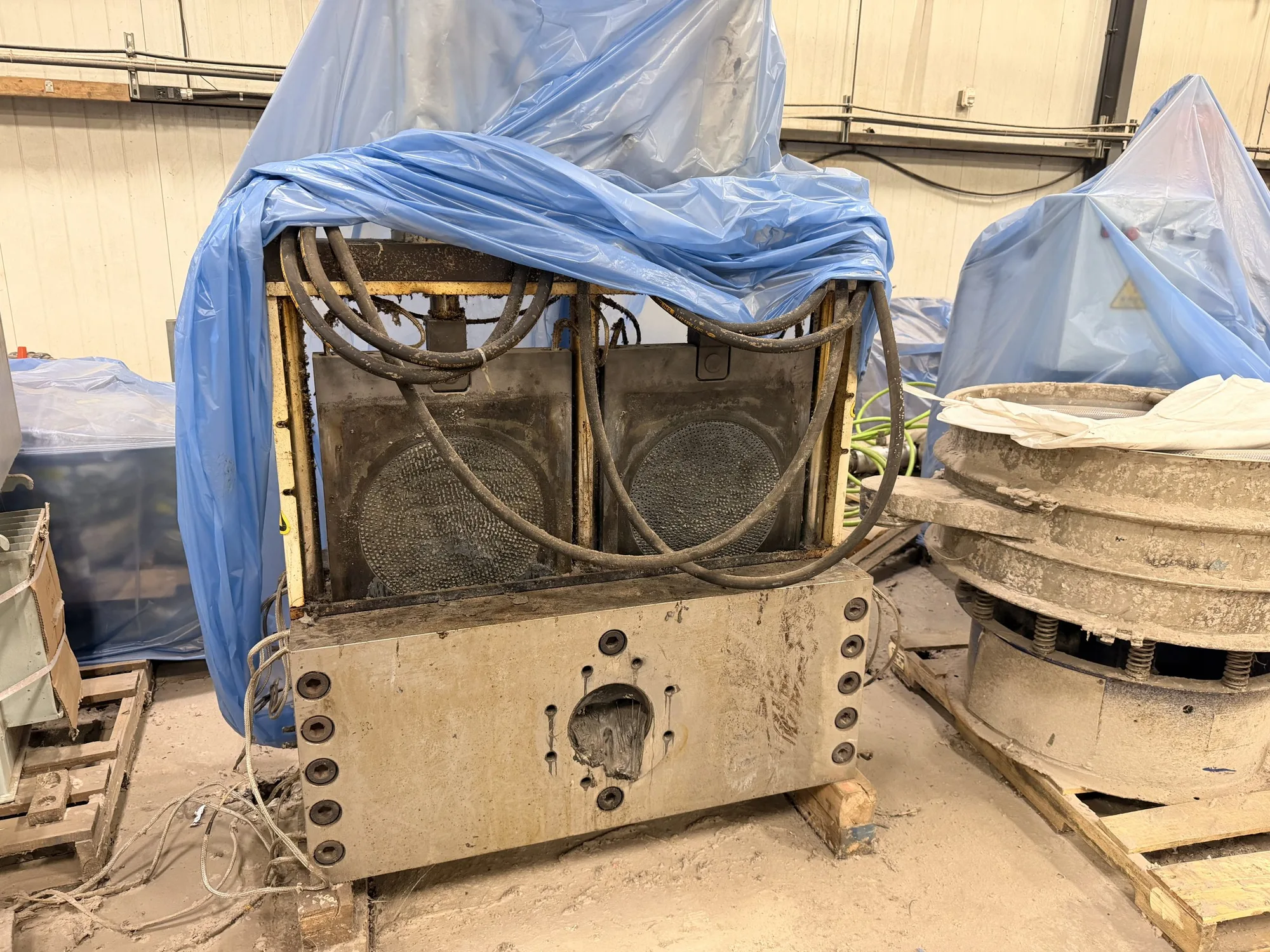 12″ Screen Changer with power unit (2 available)