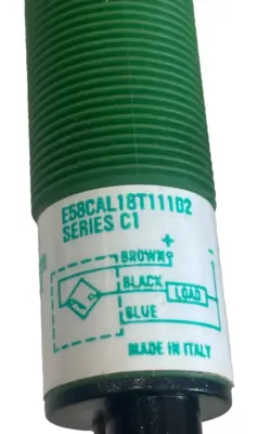 NEW CUTLER – HAMMER E58CAL18T111D2 PHOTOELECTRIC TUBULAR SENSOR SER. C1