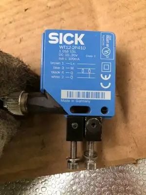 SICK WT12-2P410 Photoelectric Proximity Sensor 10-30V