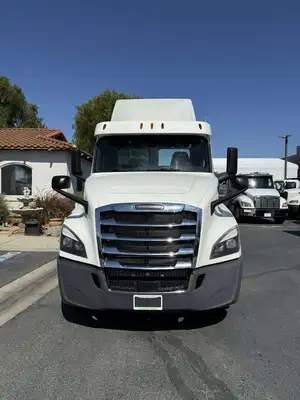 Used 2018 FREIGHTLINER CASCADIA 112 Hooklifts & Roll-Offs California US | Commerce Truck Equipment Sales #1548727