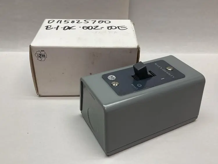New | in-Stock ALLEN-BRADLEY 600-TAX5 Starters | Surplus Asset Holdings #1204310