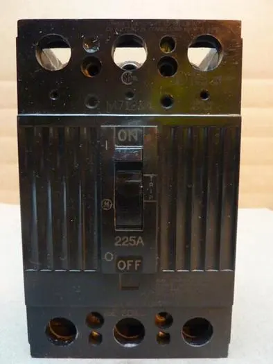 Used GENERAL ELECTRIC / GE TQD32225 Circuit Breakers Michigan US | Ideal Machinery #590158