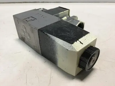 USED VICKERS DG4V32AMP7H750