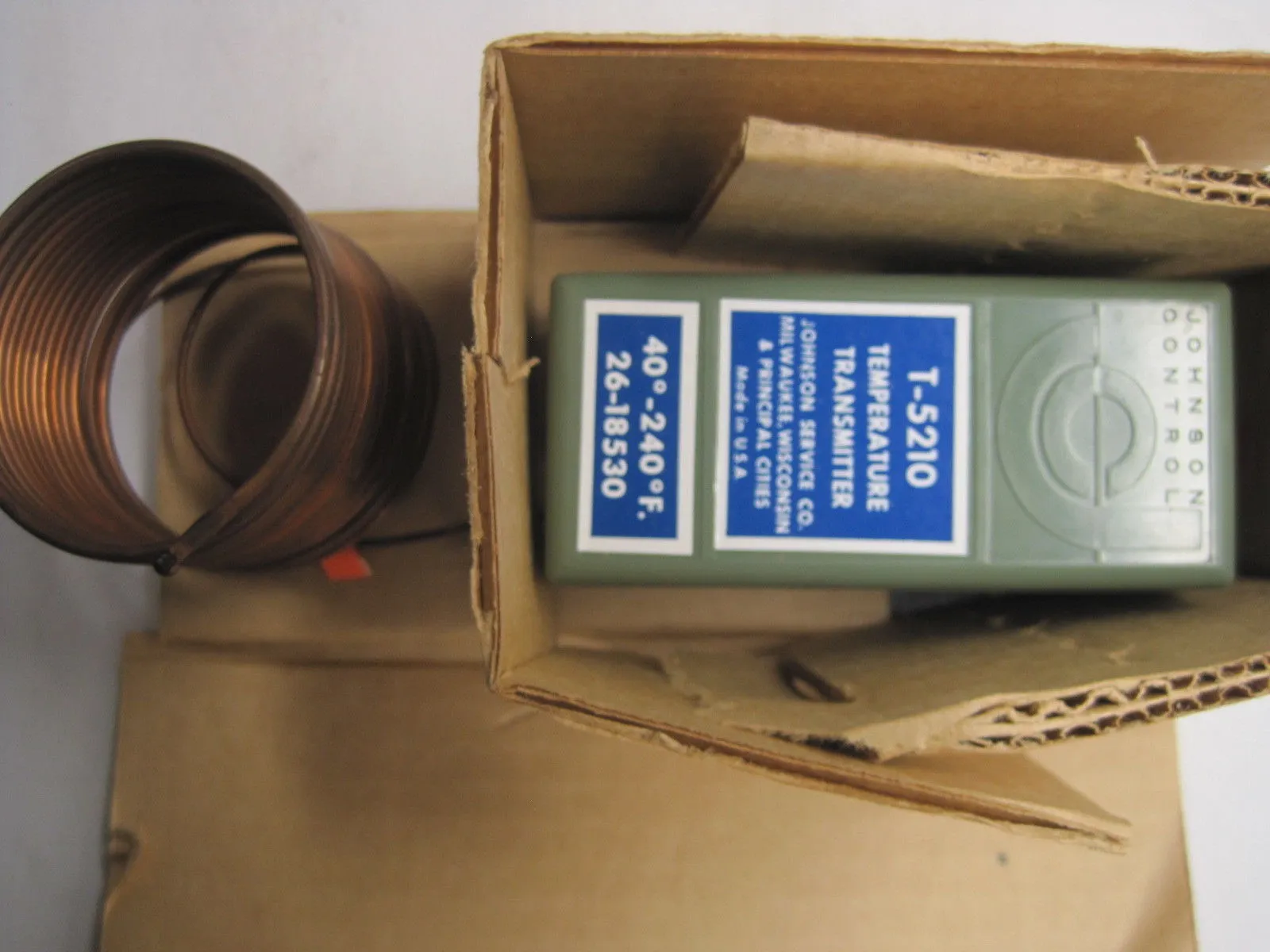 NEW JOHNSON CONTROLS T-5210 TEMPERATURE TRANSMITTER T1250