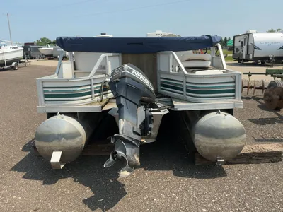 1998 Manitou Unknown 20' Pontoon Boat