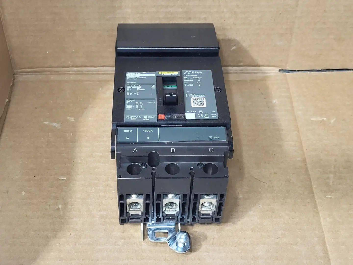 NEW SQUARE D HDA36100