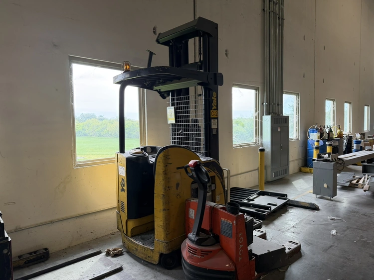 Used YALE NR045EANM36TE119 Reach Trucks New Jersey US | Miedema Asset Management Group #1423257