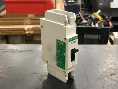 NEW CUTLER-HAMMER GI1020