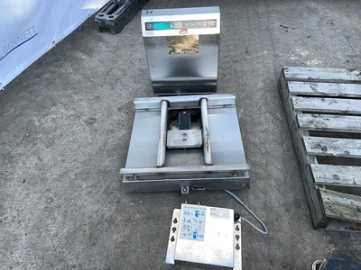 Avery L101 Digital Weighing Scales