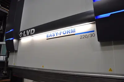 USED LVD PPEB TURBO EFL 220 TON X 3100 MM CNC