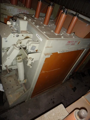 General Electric AM-13.8-10003H Magne Blast Circuit Breakers