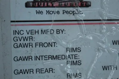 1996 INTERNATIONAL 3800 T444E BUS | Levy Recovery Group (7)