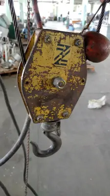 SPC9230  Material Handling Equipment 1,000 lbs. P&H cable hoist