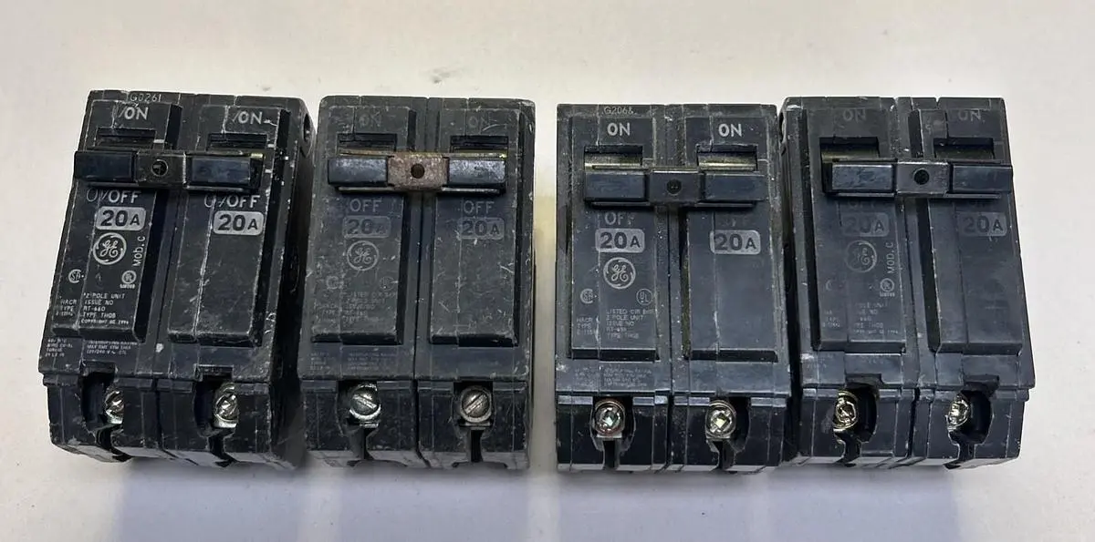 Used GE THQB220 Miscellaneous Equipment (Electrical & Power) | Surplus Asset Holdings #1199261