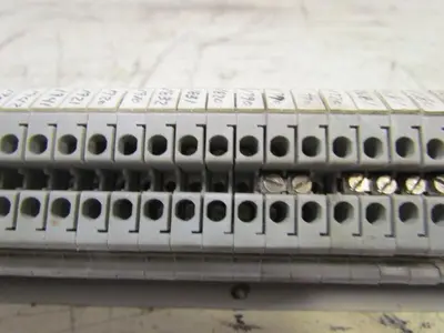 Phoenix Contact 35mm Din Rail Mount Terminal Blocks 48"Long 74 Componets