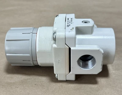 NEW SMC AR40-N04-Z-A
