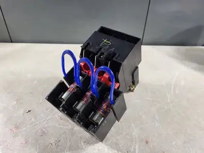 Disconnect Switch w/ 3 Times 15 Amp fuse AJT15
