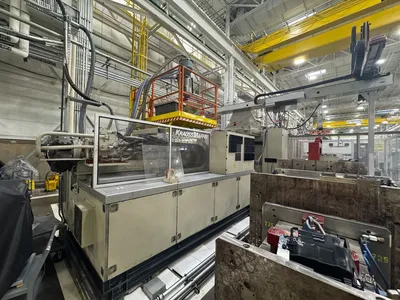 2001 KRAUSS MAFFEI 1600-8100 MC Injection Molding Machines | ESS Industrial Equipment Sales (13)