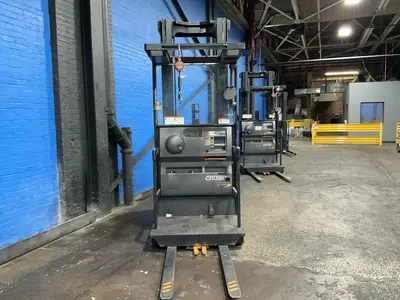 Used CROWN SP352030 Electric Lifters Ohio US | HGR 24 #1446257