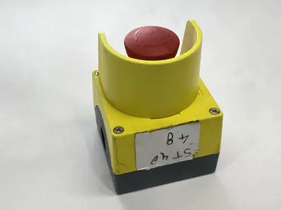 Used Siemens Emergency Stop Housing Enclosure Relays & Switches Michigan US | Maverick Industrial Sales #1391689