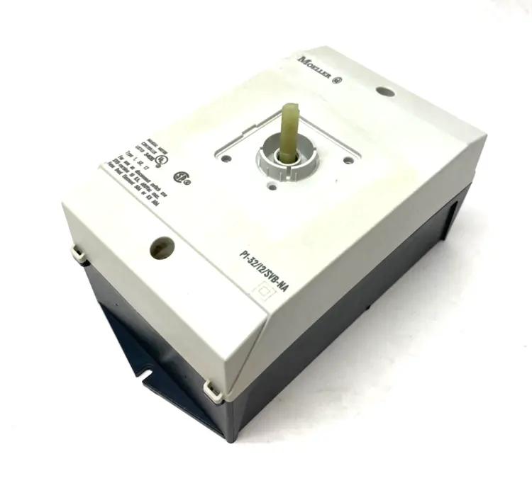 Used EATON, MOELLER ROTARY DISCONNECT MAIN SWITCH NO HANDLE Disconnects | Maverick Industrial Sales #1111559