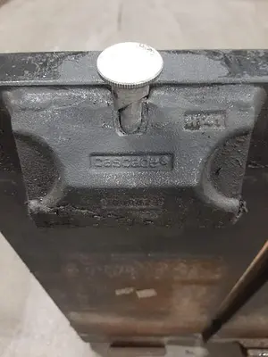 USED CASCADE CLASS 4 LUMBER FORKS