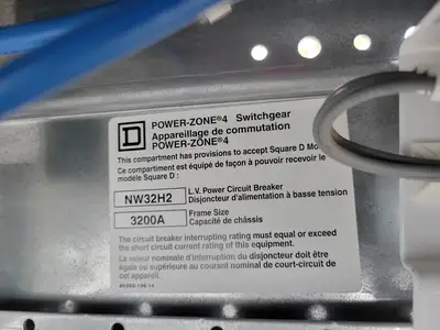 Used SQUARE D POWER-ZONE 4 Switchgears British Columbia CA | Lenmark #239373