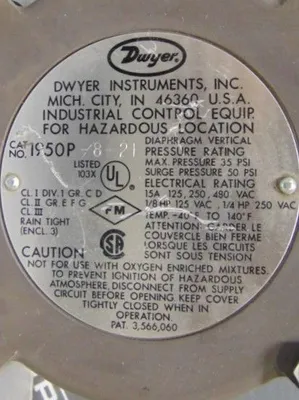 Dwyer 1950P-8-2F Pressure Switch Max 35PSI Used