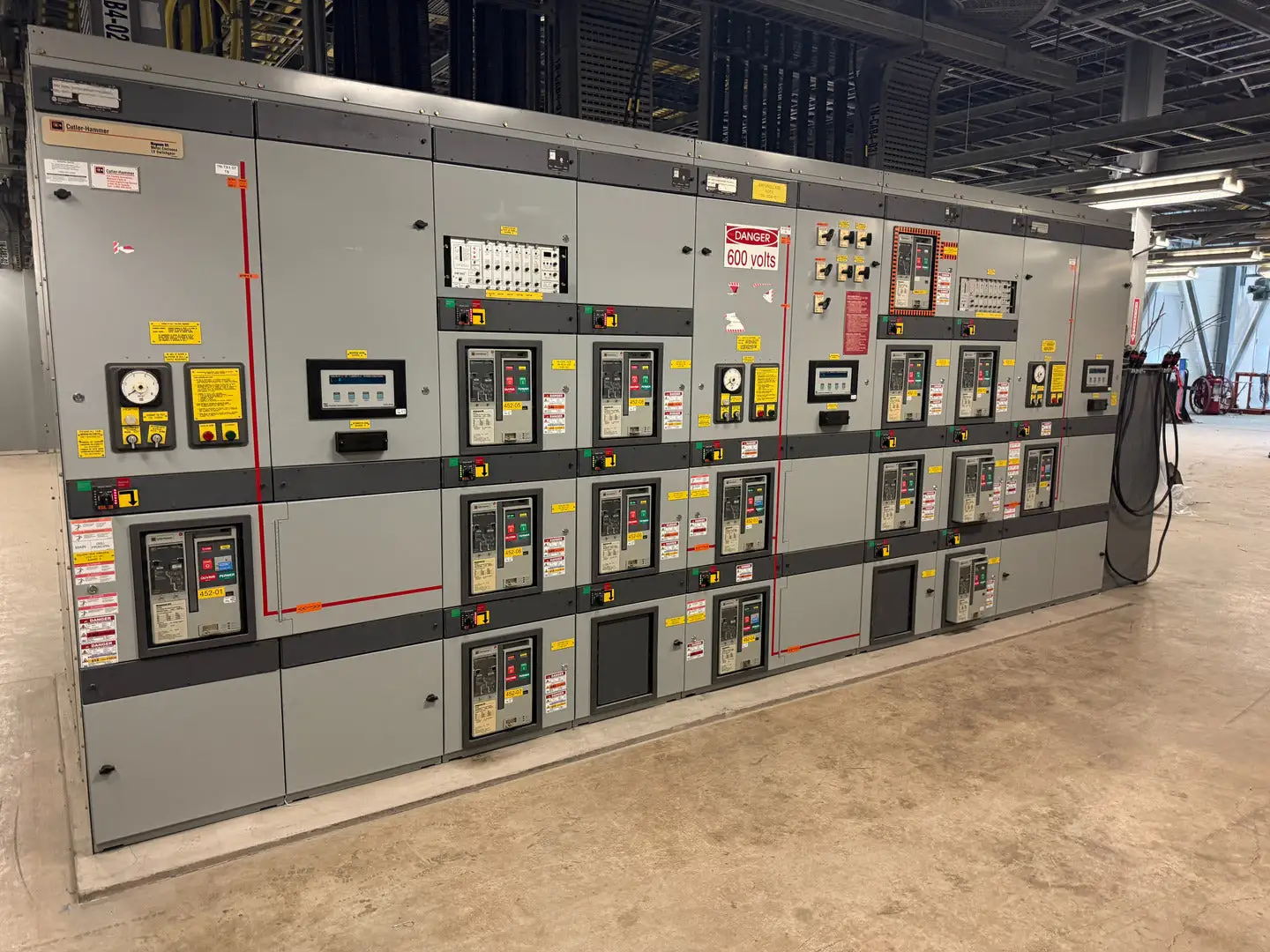 Magnum DS Power Distribution Center (PDC) Switchgear 4000 Amp Main 600 Volts