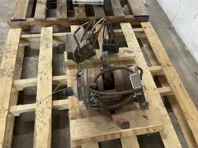 Used 6" Strand Die With 2.5" Beringer Manual Screen Changer 8 Hole With Replaceable Face