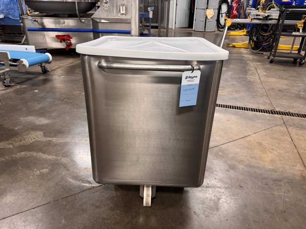 600 Pound SS Dump Buggy with Plastic Lid