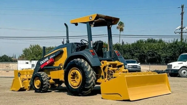 USED 2016 Deere 210L