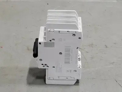 NEW SCHNEIDER ELECTRIC M9F42335
