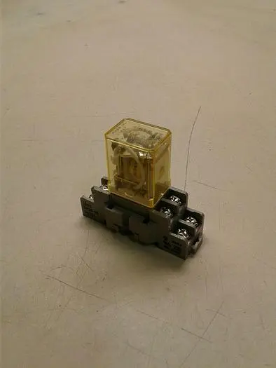 Used IDEC RH2B-UL SH2B-05 Relays & Switches Michigan US | ND Industrial Surplus #1208307