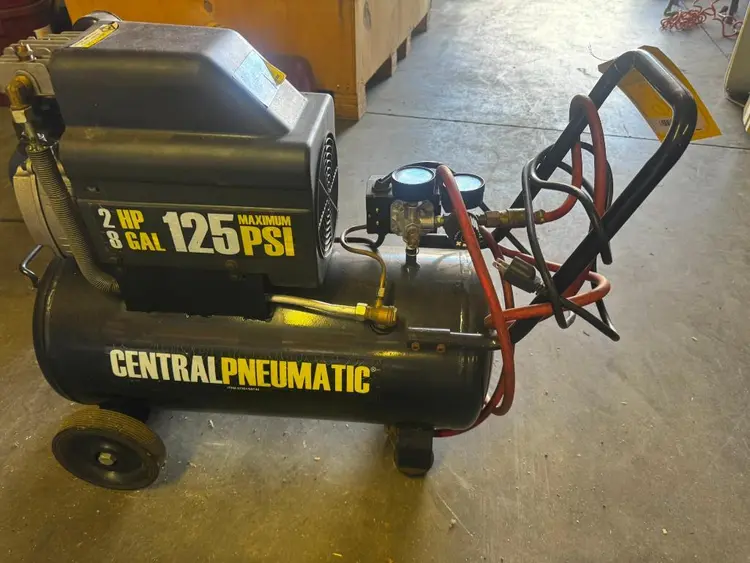 Used _UNKNOWN_ _UNKNOWN_ Tank Mounted Air Compressors Ohio US | Myron Bowling Auctioneers Inc #1504242