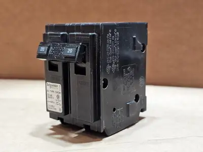 USED SCHNEIDER ELECTRIC CHOM220