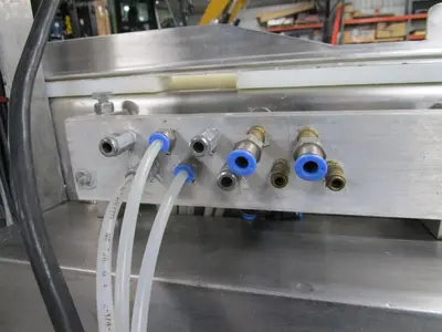 Conveyor with Wirecut
