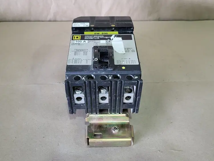 Used SQUARE D FA36100 Switchgears British Columbia CA | Lenmark #239014