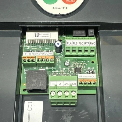 NEW Schneider Electric ATV212HD15N4